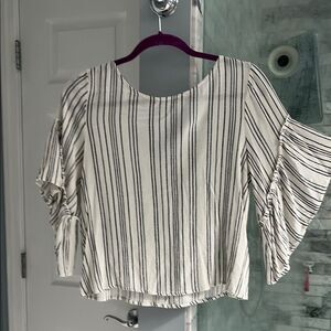 Altar'd State Black and White 3/4 Sleeve Crop Blouse